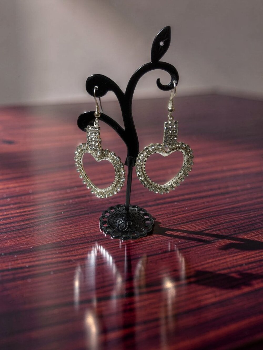 vintage crystal framed silver tone glam heart dangle earrings